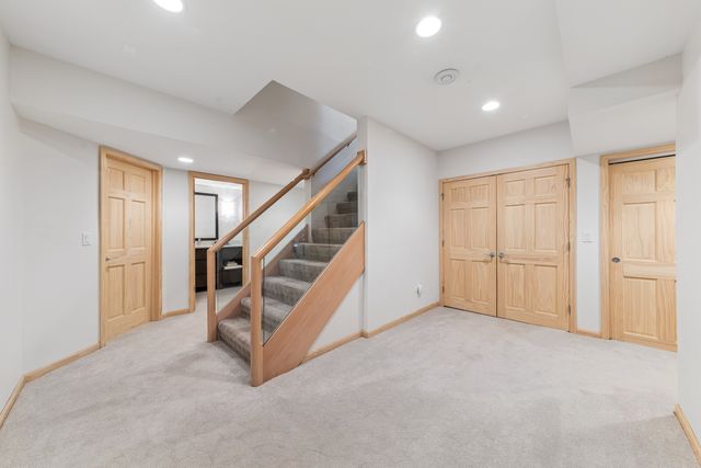 304 Apple River Drive, Naperville, IL 60565