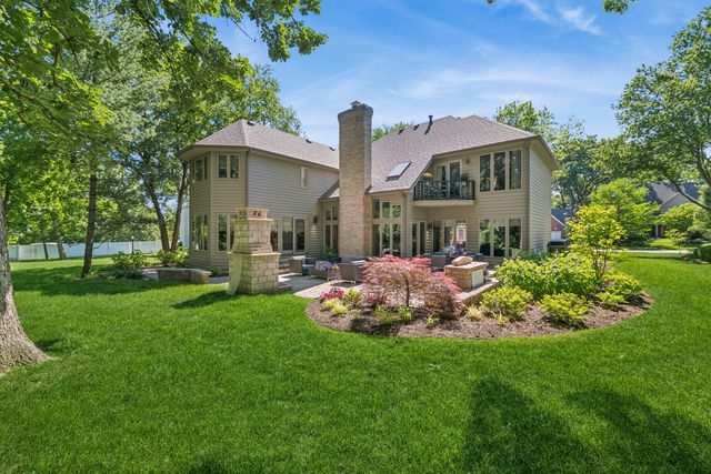 304 Apple River Drive, Naperville, IL 60565