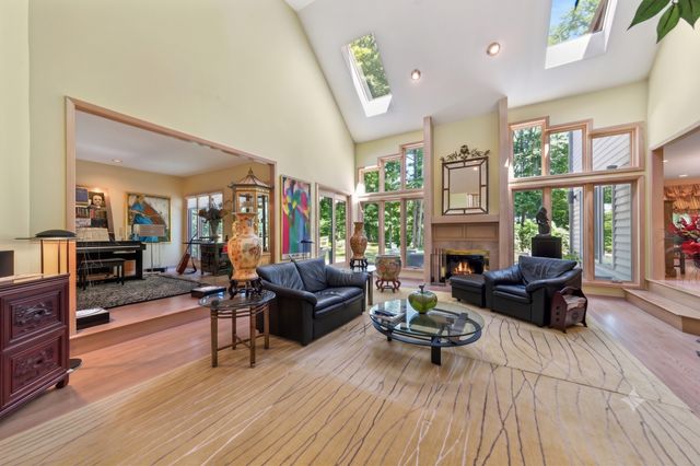 304 Apple River Drive, Naperville, IL 60565
