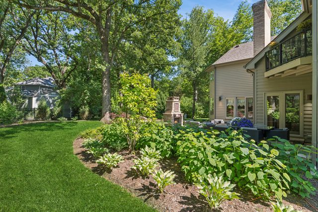 304 Apple River Drive, Naperville, IL 60565