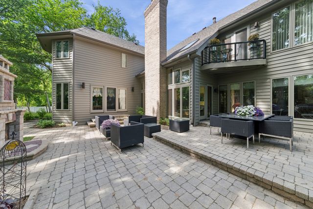 304 Apple River Drive, Naperville, IL 60565