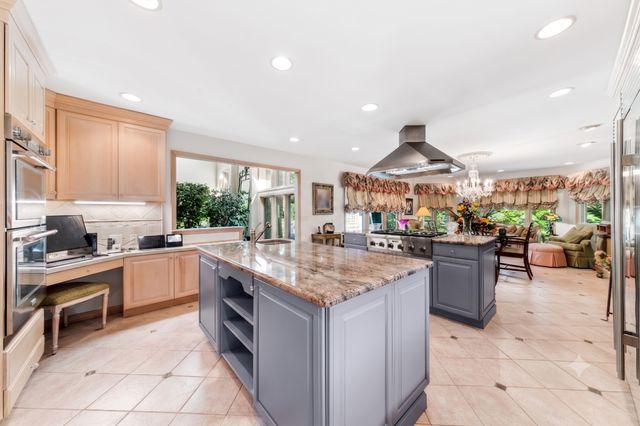 304 Apple River Drive, Naperville, IL 60565