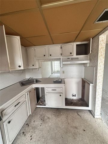 6001 NW 61st Ave 111, Tamarac, FL 33319