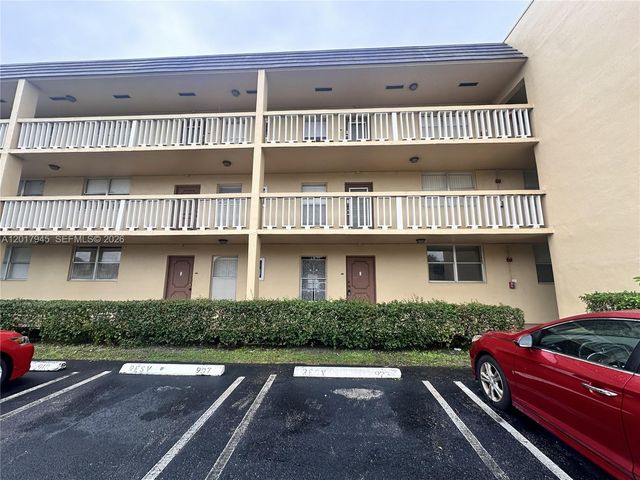 6001 NW 61st Ave 111, Tamarac, FL 33319