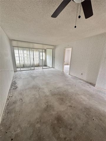 6001 NW 61st Ave 111, Tamarac, FL 33319