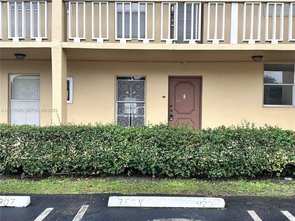 6001 NW 61st Ave 111, Tamarac, FL 33319