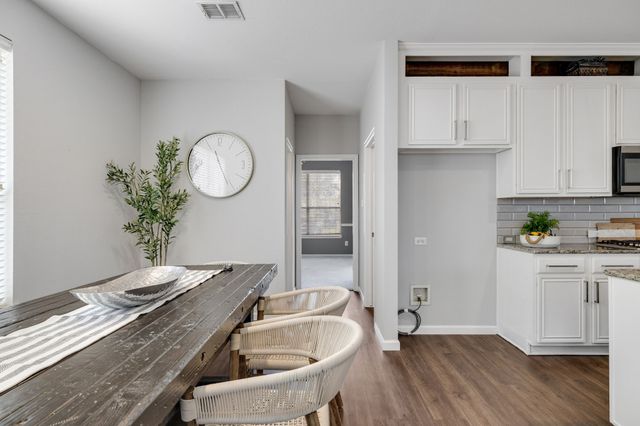 2001 Fair Oaks Circle, Corinth, TX 76210