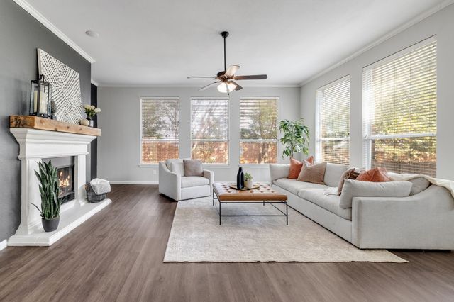 2001 Fair Oaks Circle, Corinth, TX 76210