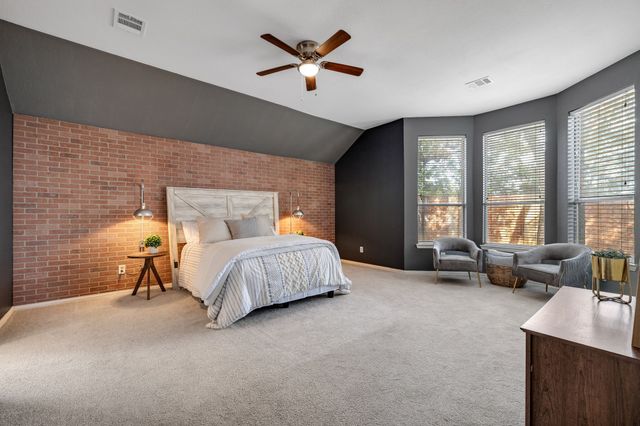 2001 Fair Oaks Circle, Corinth, TX 76210