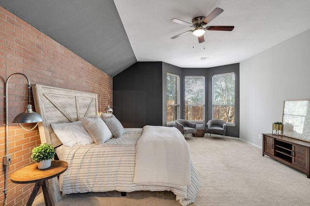 2001 Fair Oaks Circle, Corinth, TX 76210