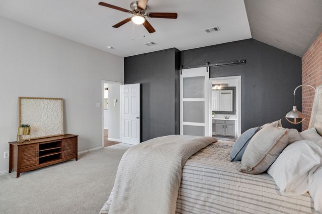 2001 Fair Oaks Circle, Corinth, TX 76210