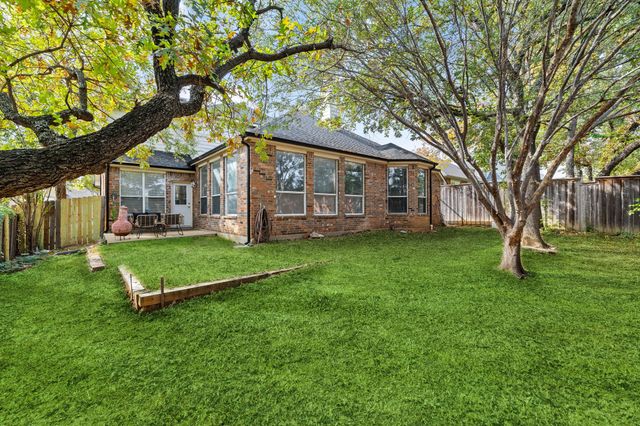 2001 Fair Oaks Circle, Corinth, TX 76210