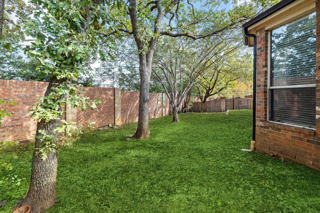 2001 Fair Oaks Circle, Corinth, TX 76210