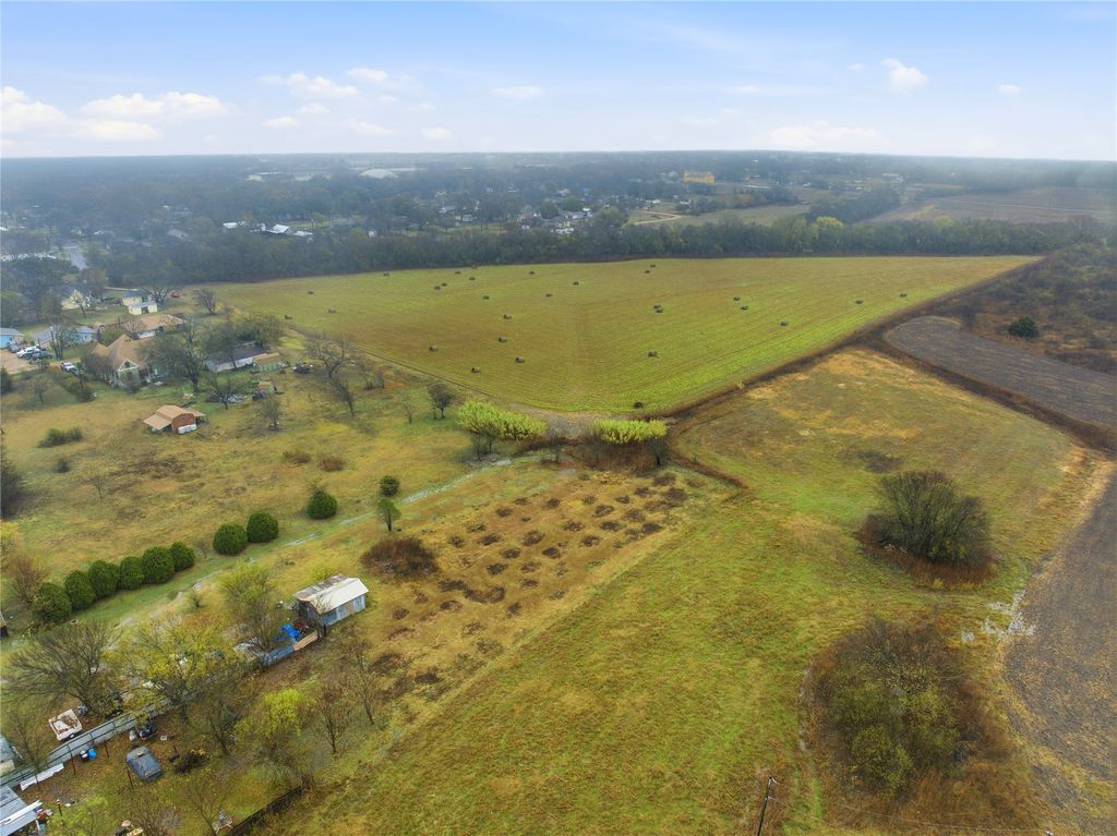 TBD E Travis Street, Italy, TX 76651