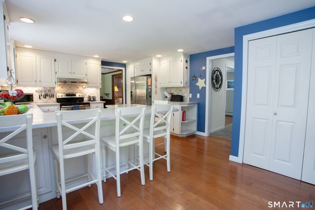 21 Woodland Drive, Canton, CT 06019