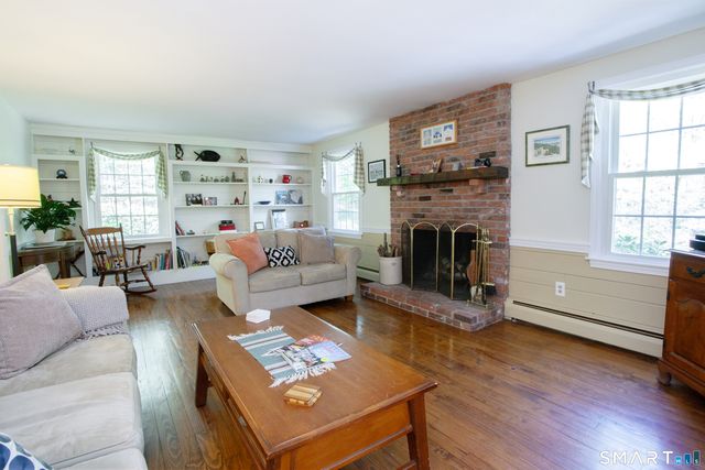 21 Woodland Drive, Canton, CT 06019