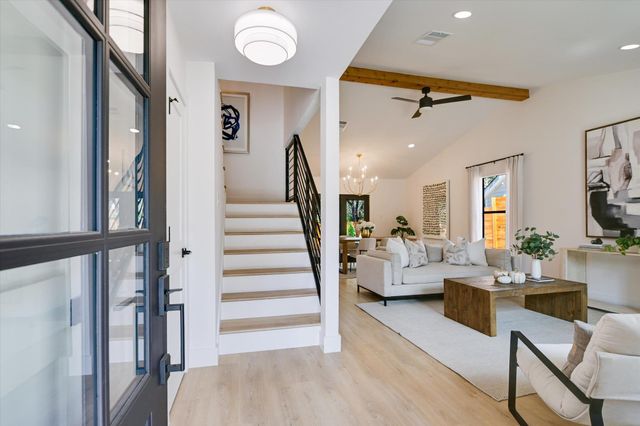 8300 Washita DR, Austin, TX 78749