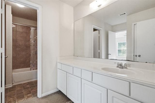 12530 Greencanyon Dr, Houston, TX 77044
