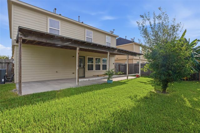 12530 Greencanyon Dr, Houston, TX 77044