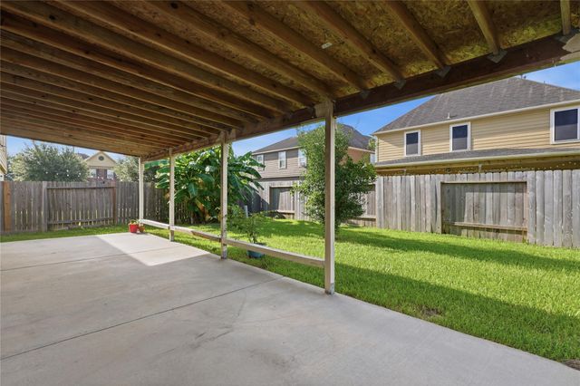 12530 Greencanyon Dr, Houston, TX 77044
