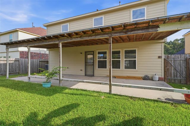 12530 Greencanyon Dr, Houston, TX 77044