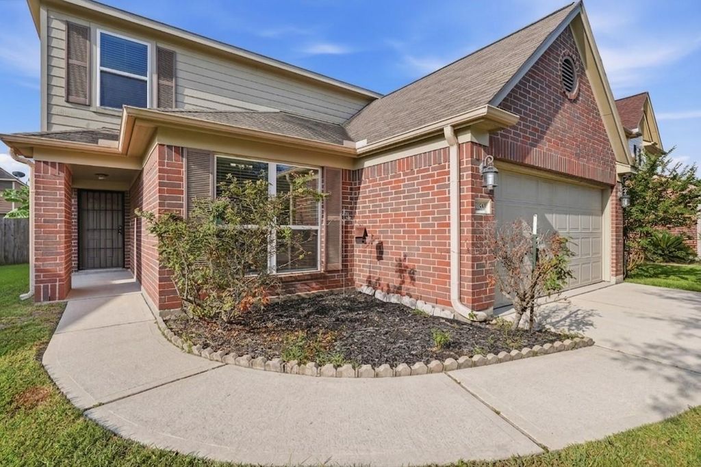 12530 Greencanyon Dr, Houston, TX 77044