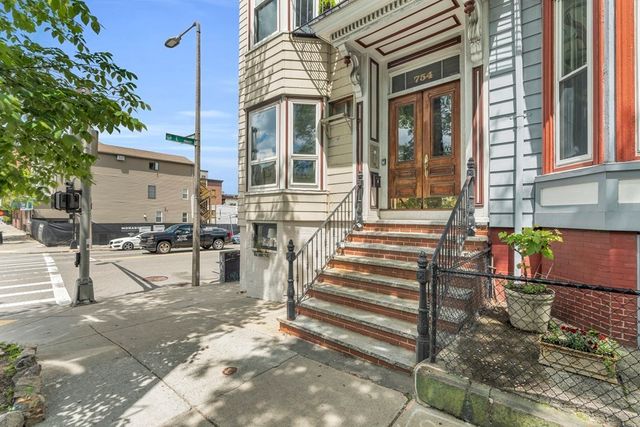 754 E Broadway 66A, Boston, MA 02127