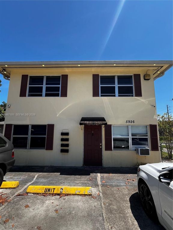 5926 Wiley Street 3, Hollywood, FL 33023