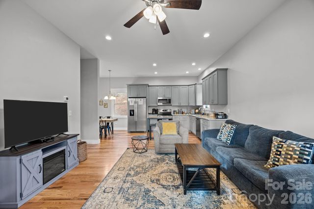 64 Crystal June Lane, Asheville, NC 28803