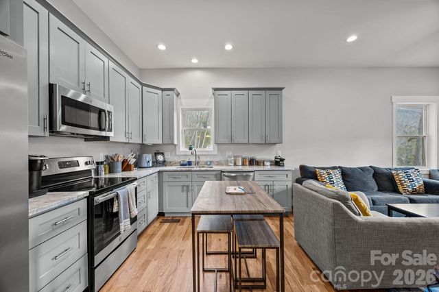 64 Crystal June Lane, Asheville, NC 28803