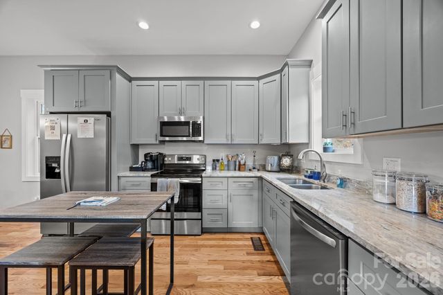 64 Crystal June Lane, Asheville, NC 28803