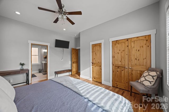 64 Crystal June Lane, Asheville, NC 28803