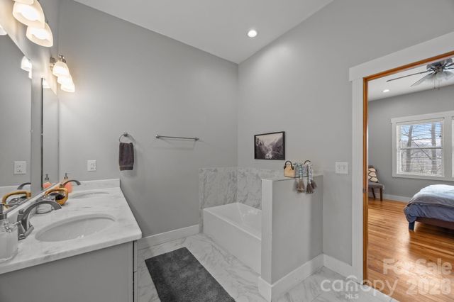 64 Crystal June Lane, Asheville, NC 28803