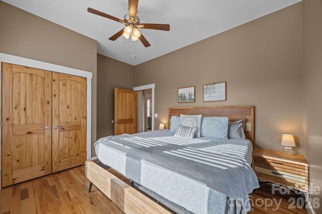 64 Crystal June Lane, Asheville, NC 28803