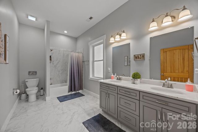 64 Crystal June Lane, Asheville, NC 28803