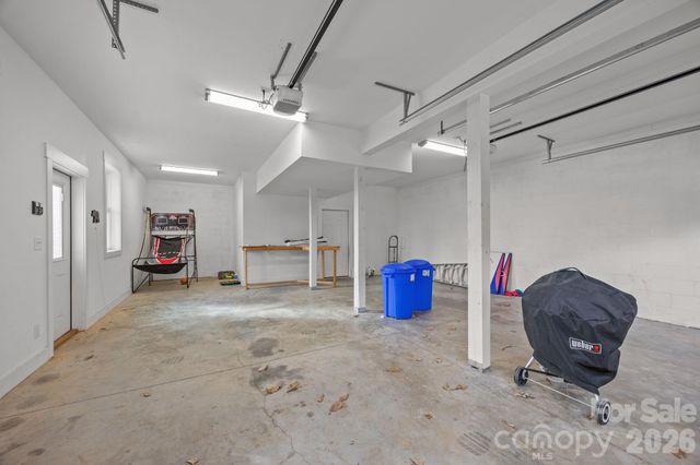 64 Crystal June Lane, Asheville, NC 28803