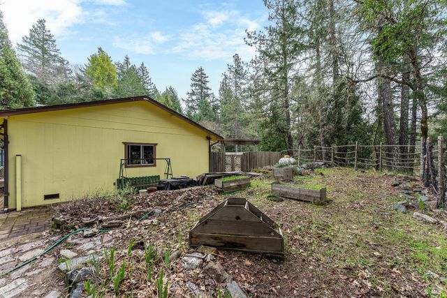 27431 Poppy Dr, Willits, CA 95490