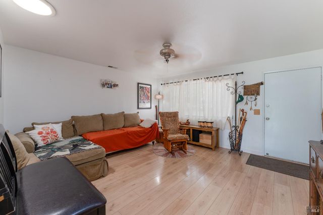 27431 Poppy Dr, Willits, CA 95490