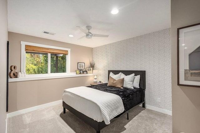 194 Hickory Valley Drive, Kalamazoo, MI 49009