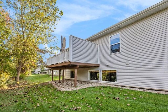 194 Hickory Valley Drive, Kalamazoo, MI 49009