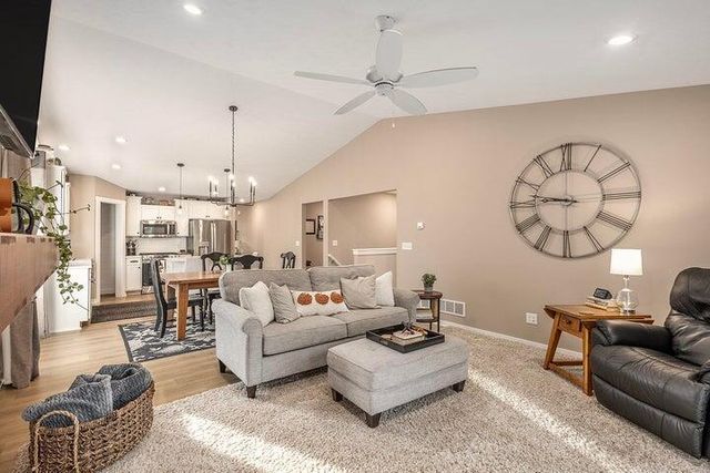 194 Hickory Valley Drive, Kalamazoo, MI 49009