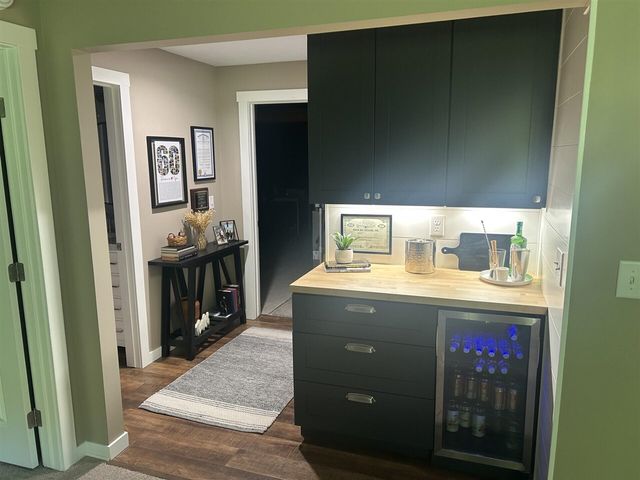 194 Hickory Valley Drive, Kalamazoo, MI 49009