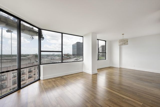 15 Greenway Plaza 8G, Houston, TX 77046