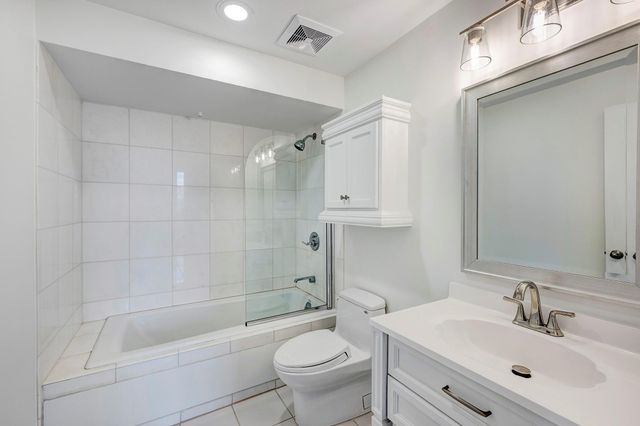 15 Greenway Plaza 8G, Houston, TX 77046