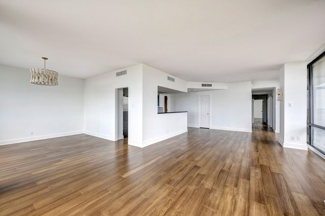 15 Greenway Plaza 8G, Houston, TX 77046