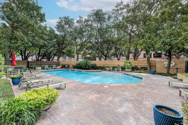 15 Greenway Plaza 8G, Houston, TX 77046