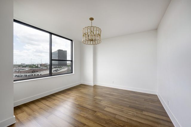 15 Greenway Plaza 8G, Houston, TX 77046