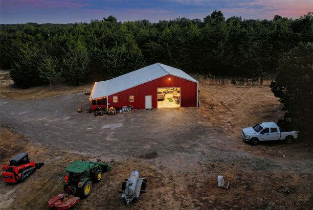 8615 County Road 534, Whitewright, TX 75491
