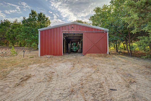 8615 County Road 534, Whitewright, TX 75491