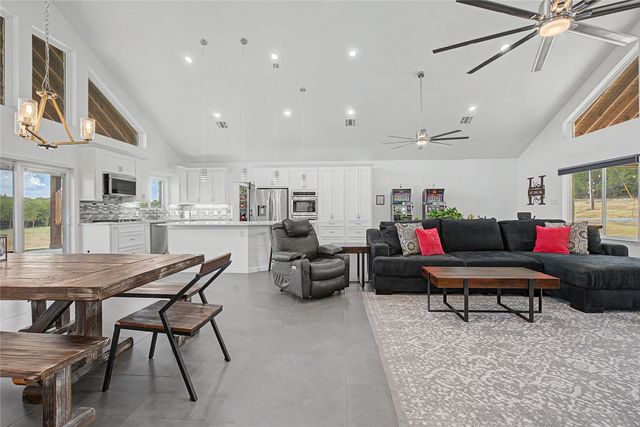 8615 County Road 534, Whitewright, TX 75491